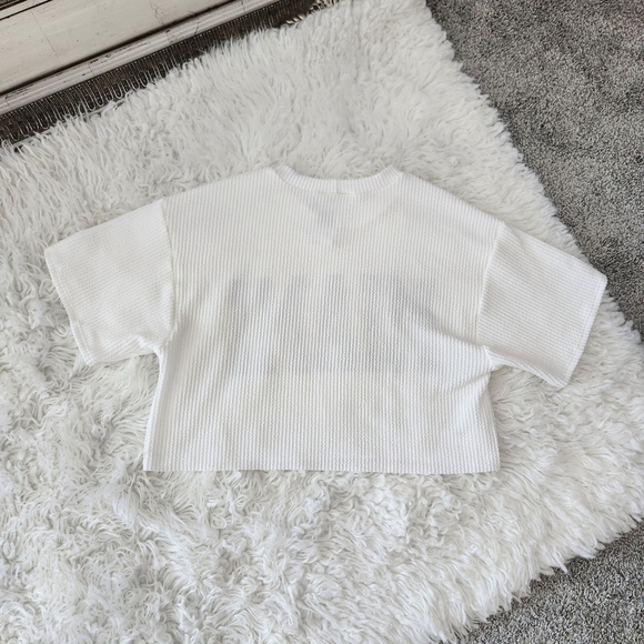 MIROH Textured Ribbed Crop Top. Size Medium. New. - Picture 3 of 7